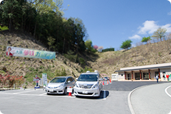 広い駐車場